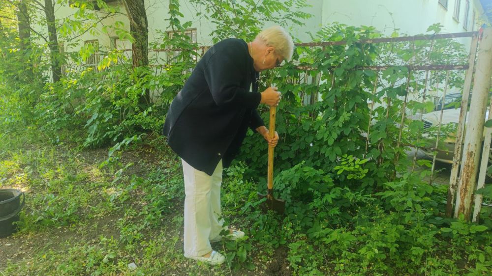 Иван Адамец: В преддверии великого праздника Дня Победы в Куйбышевском районе состоялась акция «Цветущий май»