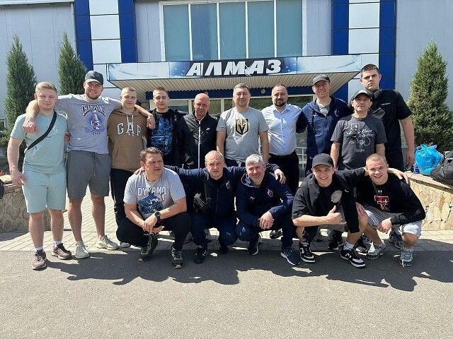 Юрий Мартынов: Сегодня команда Донецкого хоккейного клуба "Кристалл" сыграет за кубок турнира Московской хоккейной лиги с "Перцами Ice"