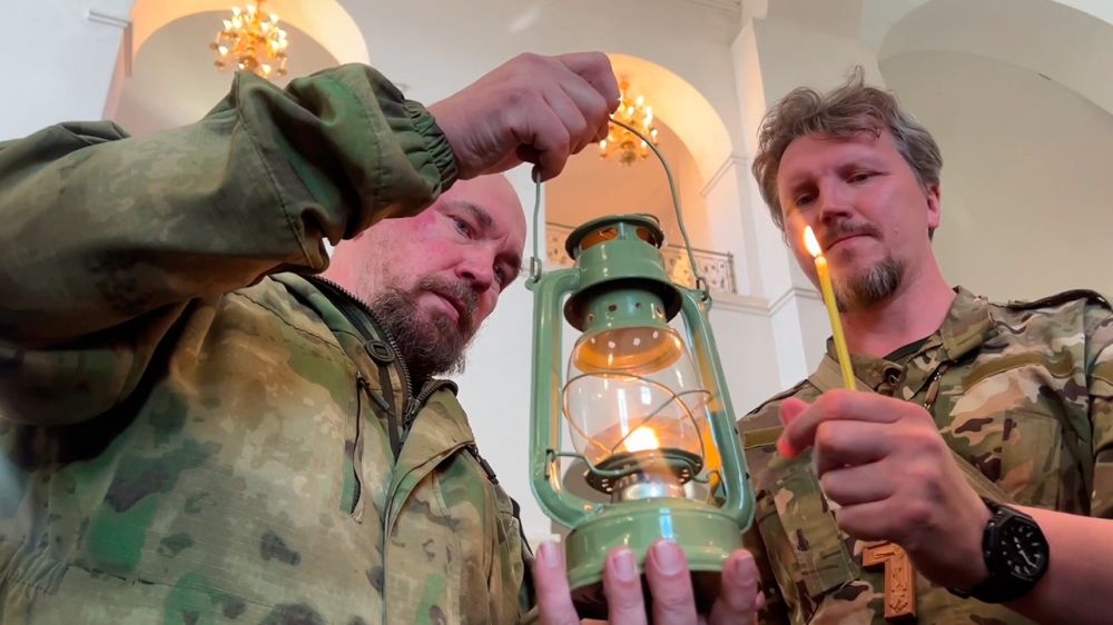 Военные священники ЦВО впервые доставили благодатный огонь в Авдеевку