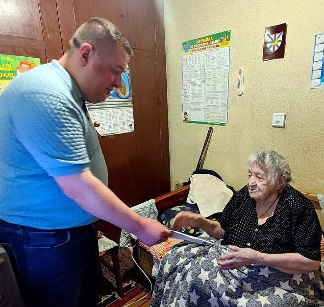 Иван Адамец: В преддверии 79-й годовщины Победы в Великой Отечественной войне, в рамках реализации проекта "Старшее поколение", по всей стране проходит акция «Иду к ветерану»