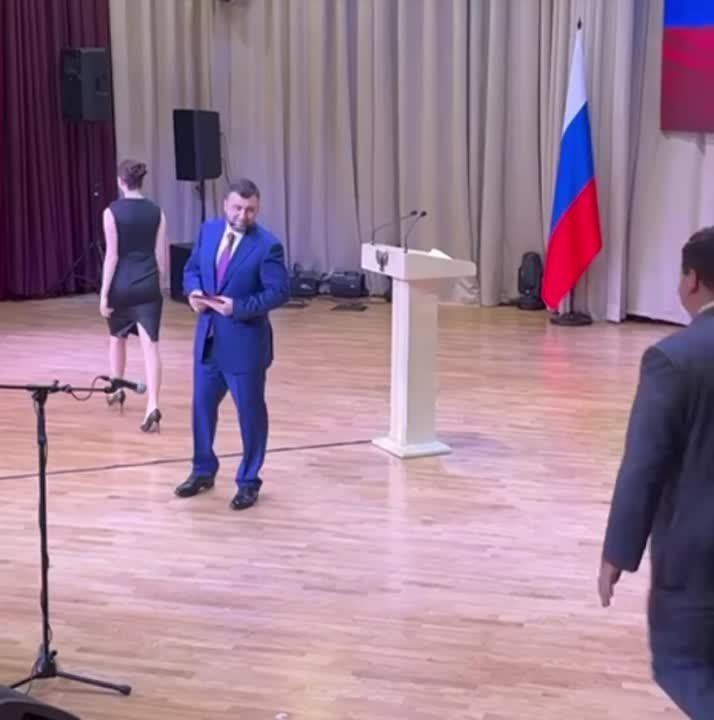 Сергей Самохин: Очень приятно в день 10-летия со дня основания нашей Республики получить такую высокую государственную награду, как Орден II степени «За заслуги перед Донецкой Народной Республикой»