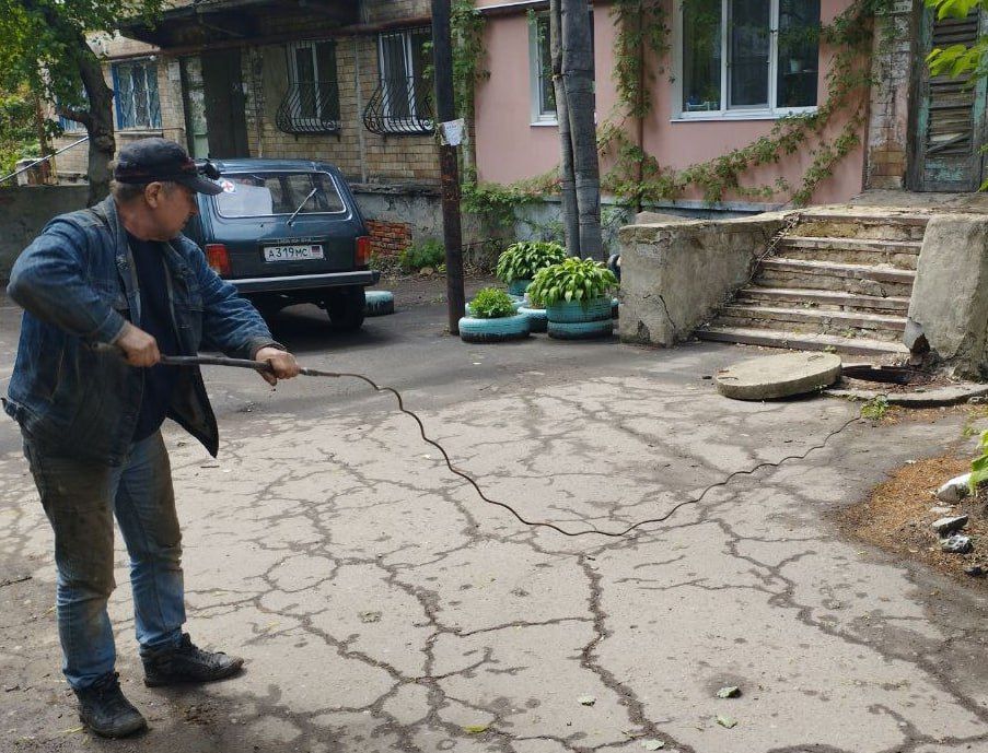 Иван Адамец: В Куйбышевском районе специалисты управляющей компании продолжают работы по ремонту жилого фонда