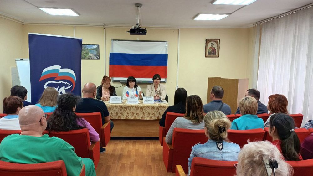 Василий Ткачук: Сегодня, 21 мая, состоялась встреча с трудовым коллективом Республиканского клинического центра нейрореабилитации г.Донецка Министерства здравоохранения Донецкой Народной Республики