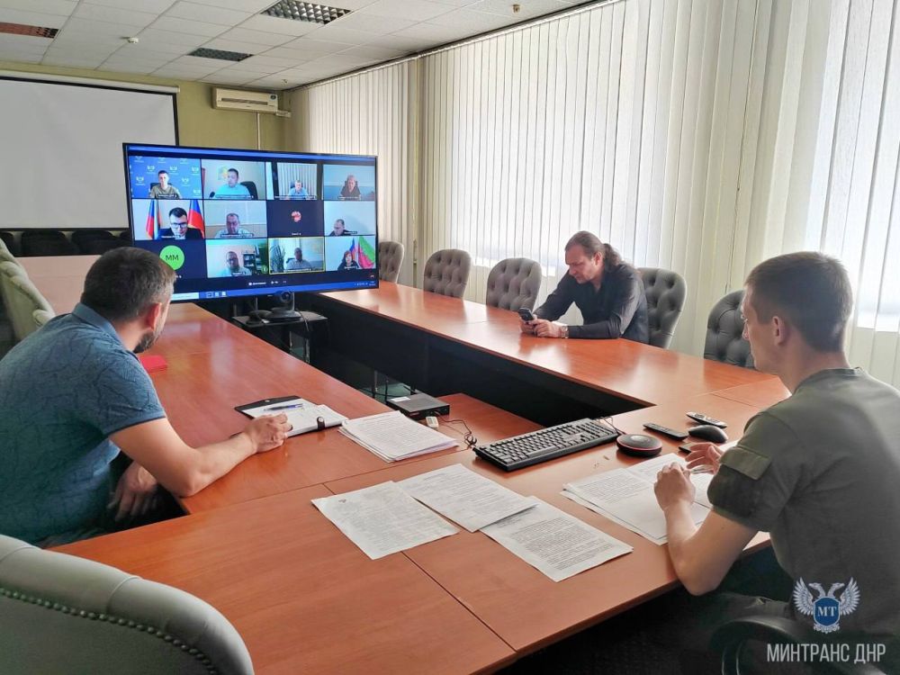 Тему обеспечения доступности инфраструктуры ЖД транспорта для маломобильных групп пассажиров обсудили сегодня в рамках онлайн-совещания представители Ространснадзора, ФГУП "ЖДН" и Минтрансов новых регионов