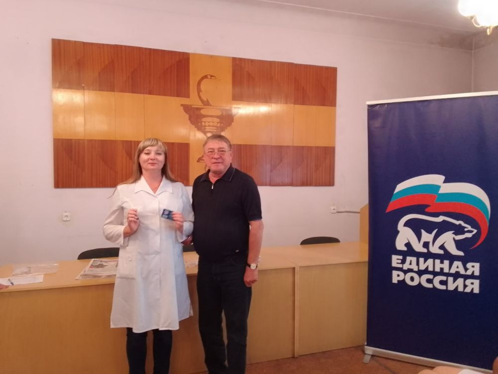 Юрий Будрин: Сегодня, 22 мая 2024 года, в государственном бюджетном учреждении "ЦГКБ № 24" состоялось торжественное вручение Партийных билетов Всероссийской политической партии "Единая Россия"