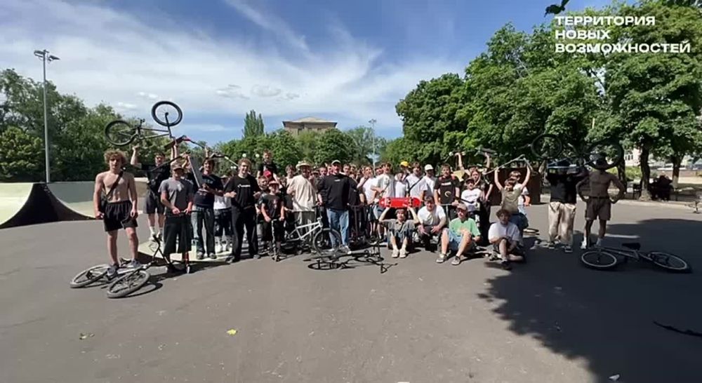 Юрий Мартынов: Команда конкурса-премии КАРДО привезла в Донецк не только профессиональных спортсменов, которые провели мастер-класс, но и подарила нашим любителям уличных видов спорта инвентарь для занятий