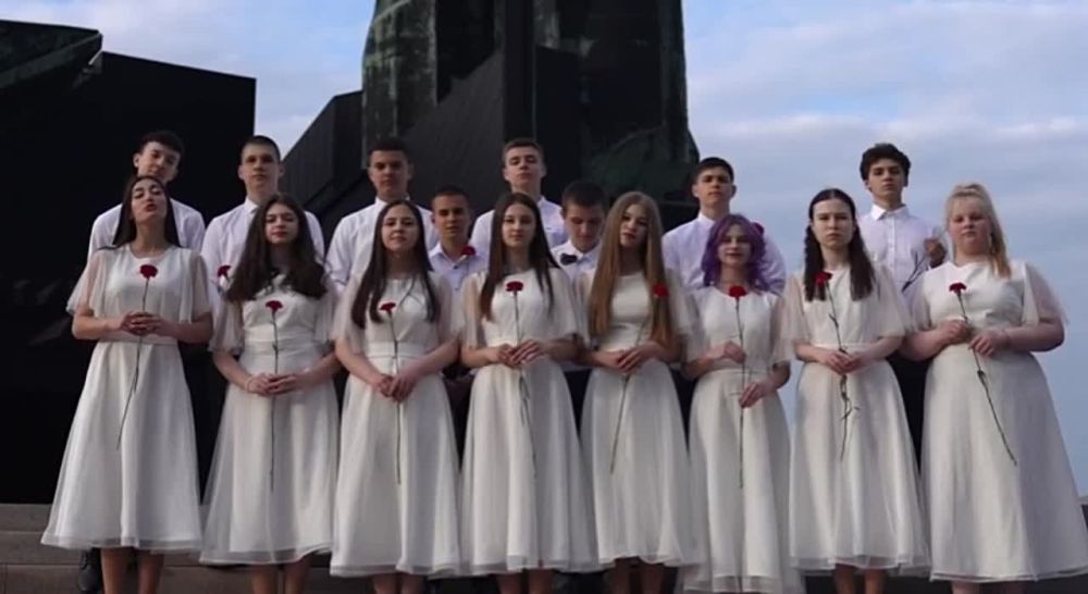 Виктория Мельникова: Просто выпускной в Донецке…