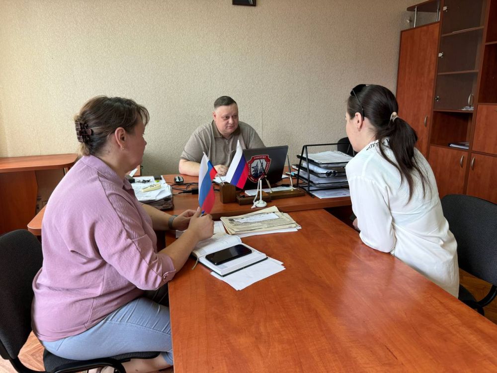 Иван Адамец: Сегодня, 10 июня, заместитель руководителя Управы Куйбышевского внутригородского района Администрации городского округа Донецк, Алексей Шлапак провел прием граждан