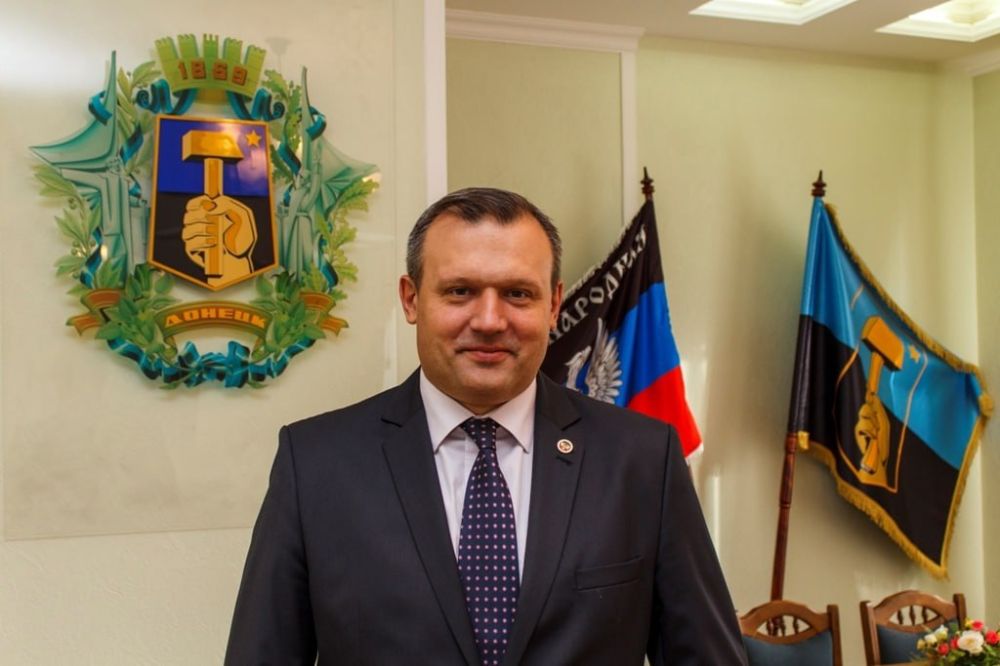 Общественная палата ДНР поздравляет с юбилеем Главу муниципального образования городского округа Донецк Донецкой Народной Республики Алексея Валерьевича Кулемзина