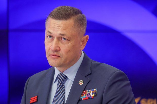 Из ДНР в США отправили стальную розу из убившего гражданских западного снаряда