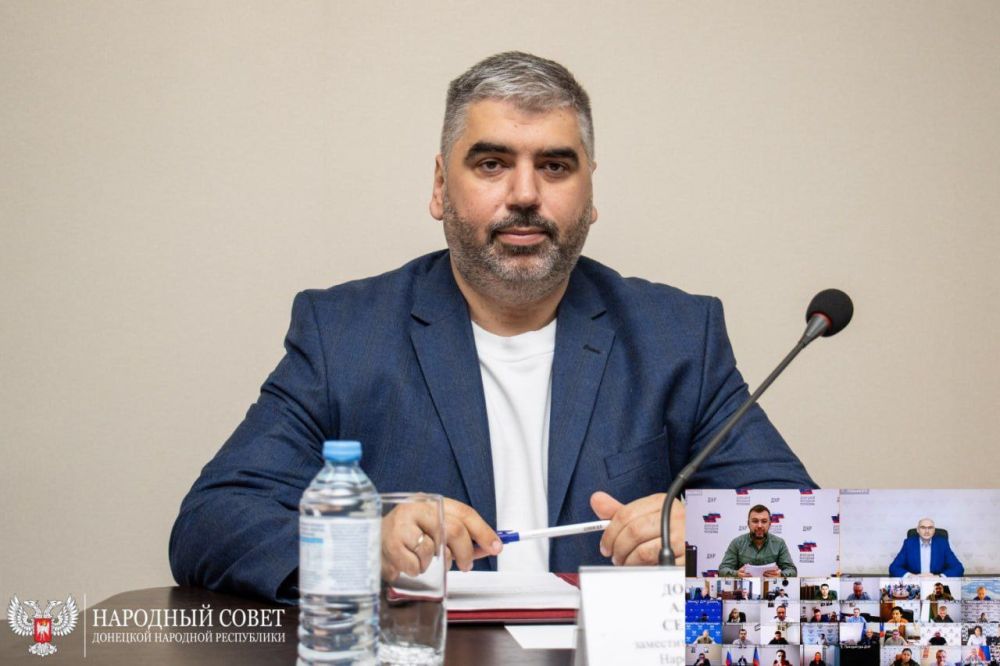 Алексей Дорофеев принял участие в оперативном совещании Правительства