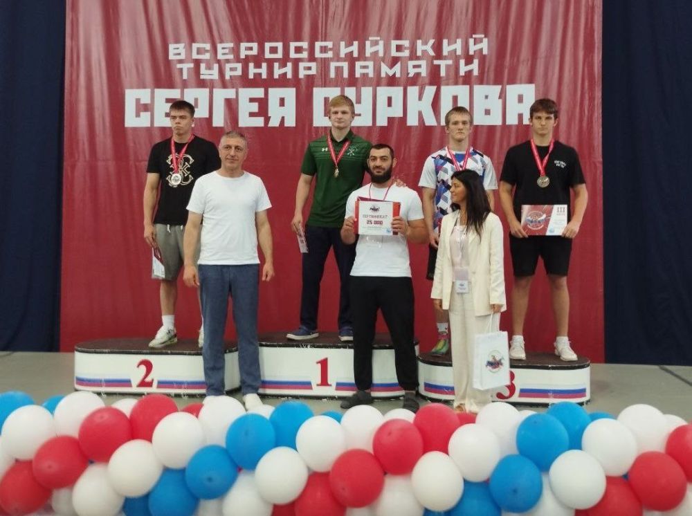 Юрий Мартынов: Две бронзовые медали везут спортсмены нашей Республики из Самары с Всероссийских соревнований по спортивной борьбе (дисциплина вольная борьба) среди юношей до 18 лет, посвященных памяти мастера спорта СССР Сергея Суркова: