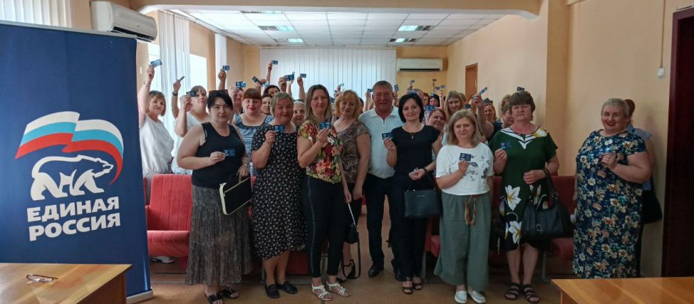 Юрий Будрин: Сегодня, 20 июня 2024 года, состоялось торжественное вручение Партийных билетов Всероссийской политической партии "Единая Россия"