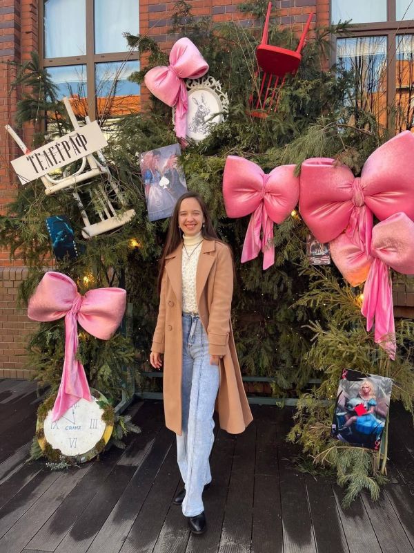 Юрий Будрин: В преддверии празднования Дня Молодёжи молодые, яркие и перспективные участники творческих коллективов Дворца культуры им. . ранко подготовили фоточеллендж "Мы-будущее страны"