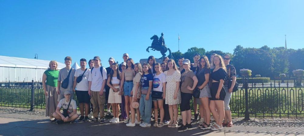 Александр Малькевич: Школьники ДНР готовятся принять участие в ежегодном празднике выпускников «Алые паруса», который через считанные минуты состоится в Санкт-Петербурге