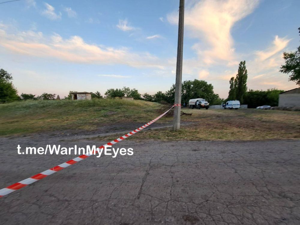 Борис Рожин: Сбитая нашим ПВО и не разорвавшаяся ракета РСЗО M142 HIMARS в Пролетарском районе Донецка