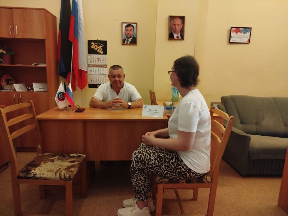 Иван Адамец: В общественной приемной партии "Единая Россия" Куйбышевского района, депутат Донецкого городского совета Донецкой Народной Республики Герман Полунин провел прием граждан