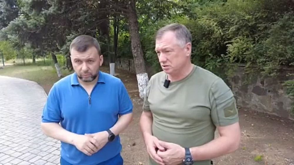 Глава ДНР Денис Пушилин вместе с вице-премьером РФ Маратом Хуснуллиным посетили ряд объектов восстановления в Мариуполе