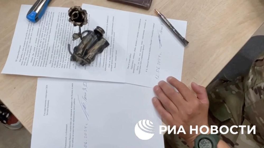 Гагин: розу из снаряда, запущенного по Донецку, доставили в госсекретарю США