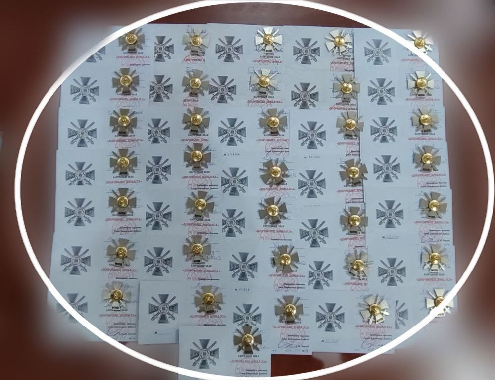 В торжественной обстановке прошло вручение нагрудных знаков "Доброволец Донбасса" бойцам легендарной "Пятнашки"