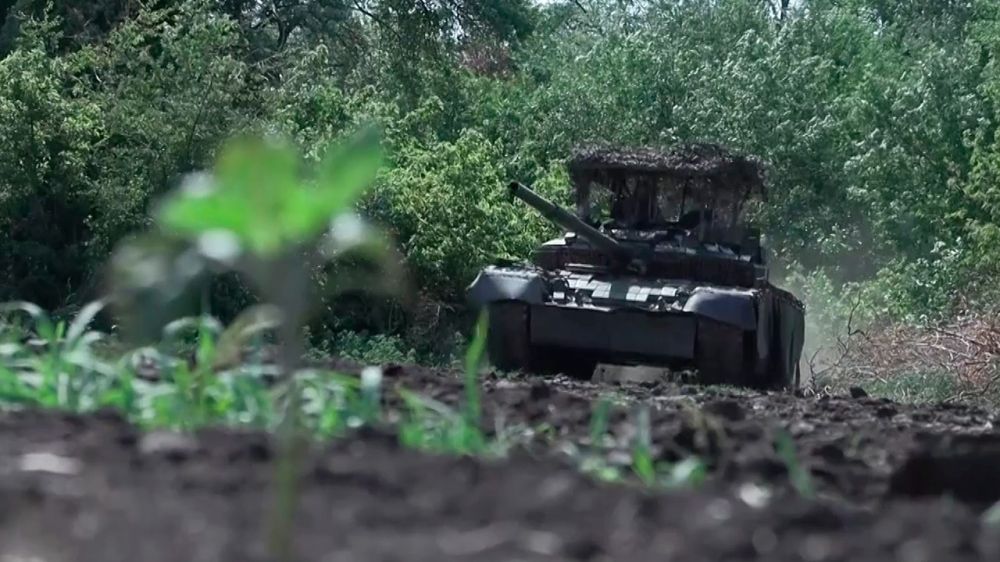 Танкист рассказал, как сетки «мангала» спасли машину от дронов ВСУ