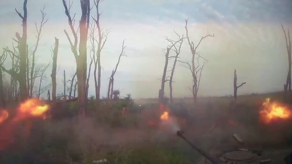 Бронегруппа на Т-80 показала шквальный огонь по опорному пункту ВСУ