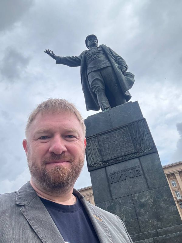 Александр Малькевич: Потрясающий символизм: сначала я ярко поработал в Кировском районе Санкт-Петербурга, где мы принимали делегацию из района-тезки в любимом Донецке