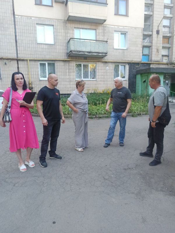 Иван Адамец: 9 августа в Куйбышевском районе города Донецка была проведена встреча по обращению жителя о нефункционирующей системе водоотведения в подвале жилого многоквартирного дома по адресу ул. Куйбышева, 169