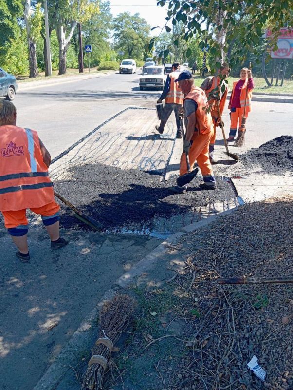 Текущий ремонт дороги на по улицам Будённого, Антропова, Краснооктябрьской в Будённовском районе города