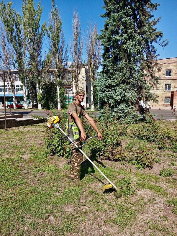 Михаил Меренков: МУП АГД "ЗЕЛЕНОЕ СТРОИТЕЛЬСТВО БУДЕННОВСКОГО РАЙОНА" 12 августа