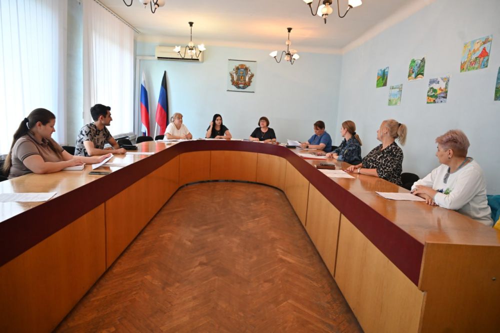 Иван Адамец: В Управе Куйбышевского внутригородского района Администрации городского округа Донецка прошло заседание комиссии по делам несовершеннолетних и защите их прав