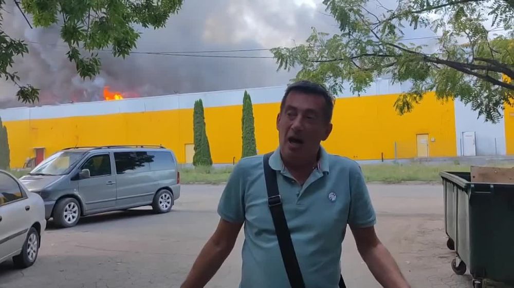 ВСУ нанесли удар по ТЦ Галактика в г Донецке