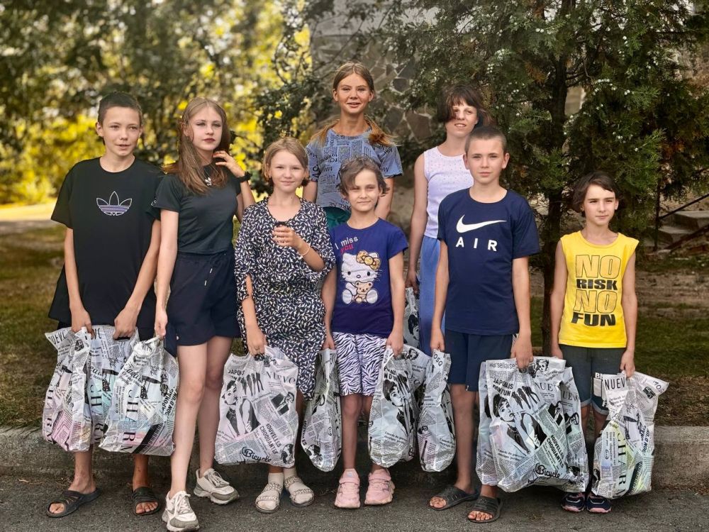 Михаил Меренков: В преддверии Дня знаний военнослужащие воинской части 92758 присоединились к Всероссийской акции «Собери ребёнка в школу» и передали воспитанникам приемной семьи канцелярские принадлежности к новому учебному году