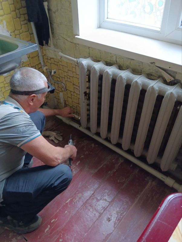 Юрий Будрин: Сегодня, 03 сентября, в Кировском районе организация ООО "Мастеркласс" согласно мероприятий подготовки жилого фонда к эксплуатации в осенне-зимний период провели плановые работы