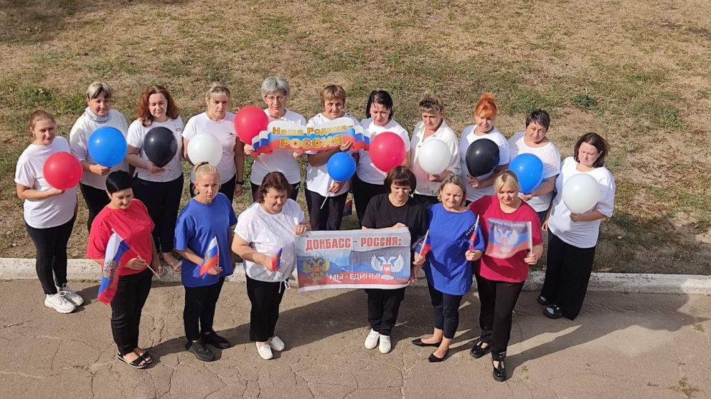 Юрий Будрин: Коллектив ГКДОУ "Детский сад № 352 г.о