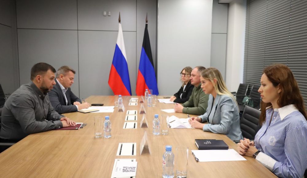 Глава ДНР Денис Пушилин встретился директором «Дома народов России» Анной Полежаевой