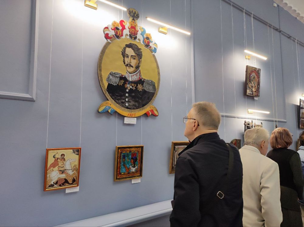 В Донецком республиканском художественном музее состоялось открытие выставки – «Донбасс-Россия. Международная выставка художественной эмали (Донецк-Москва)»