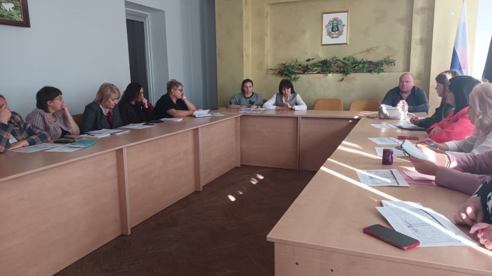 Василий Ткачук: Сегодня, в Управе Калининского внутригородского района Администрации городского округа Донецк состоялось рабочее совещание по вопросу организации и проведения общерегионального субботника, который состоится в субботу 12 октября 2024 года