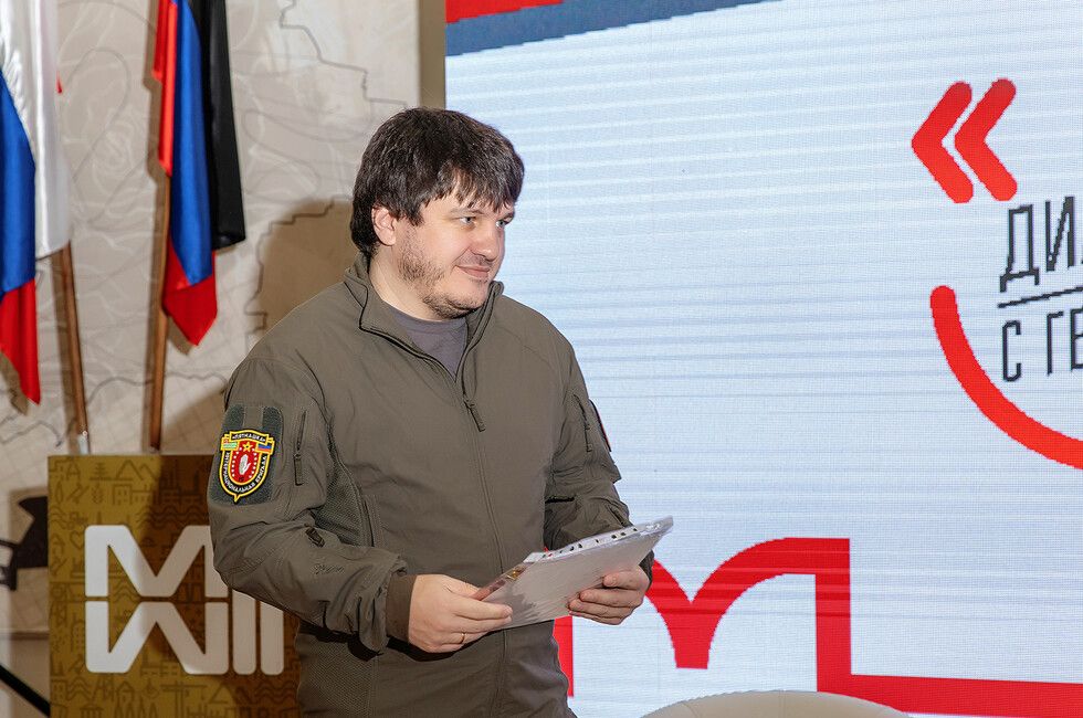 Герой ДНР Ахра Авидзба рассказал донецкой молодежи о смысле жизни и благе государства