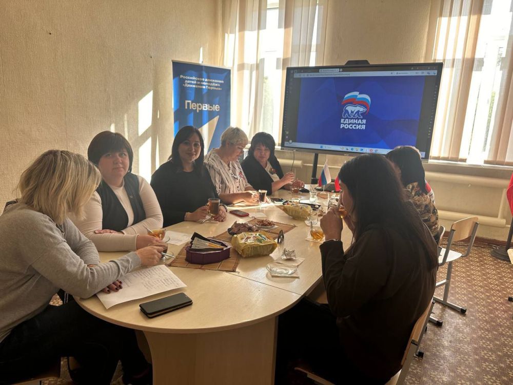 Василий Ткачук: Сегодня, 11 октября, в рамках проекта «Год первичек» и Единого Дня приема Секретарей Всероссийской Политической Партии «Единая Россия» состоялся прием секретаря первичной организации № 211