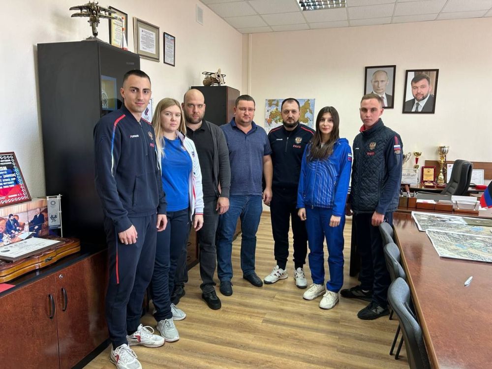 Юрий Мартынов: Встретился с исполнительным директором филиала РСБИ Ростовской области Ярославом Стуровым и спортсменами...