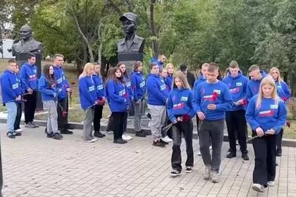 «Моторола остается одной из знаковых фигур в истории Донбасса»: Молодежь ДНР почтила память Арсена Павлова