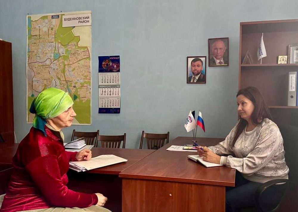 Михаил Меренков: Сегодня, 17 октября, в общественной приемной Партии «Единая Россия» Буденновского района состоялся прием граждан, который провела депутат Донецкого городского совета Татьяна Жукова