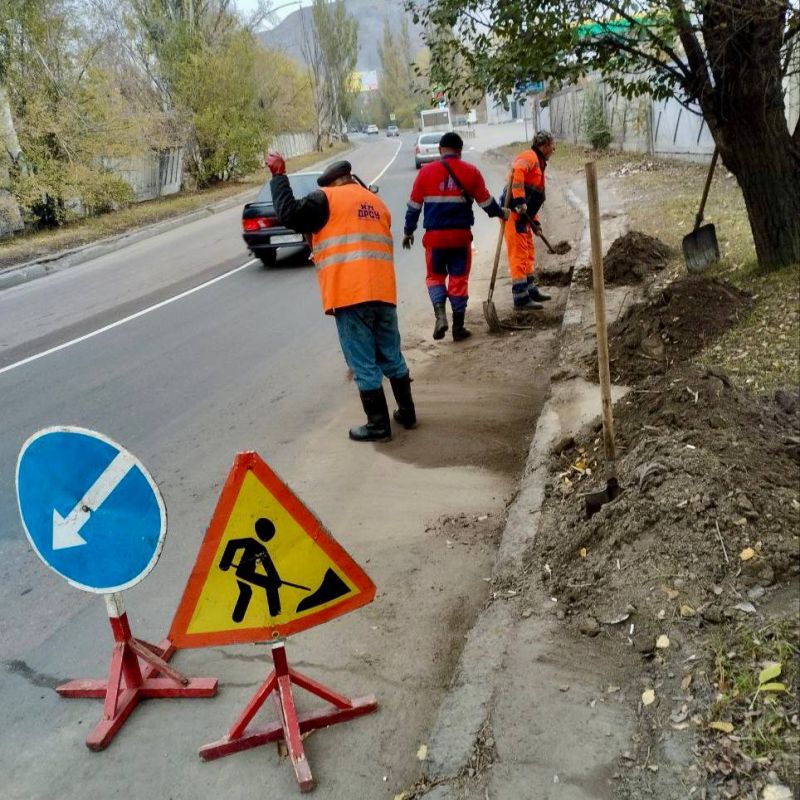 Михаил Меренков: Ручная уборка улицы Буденного