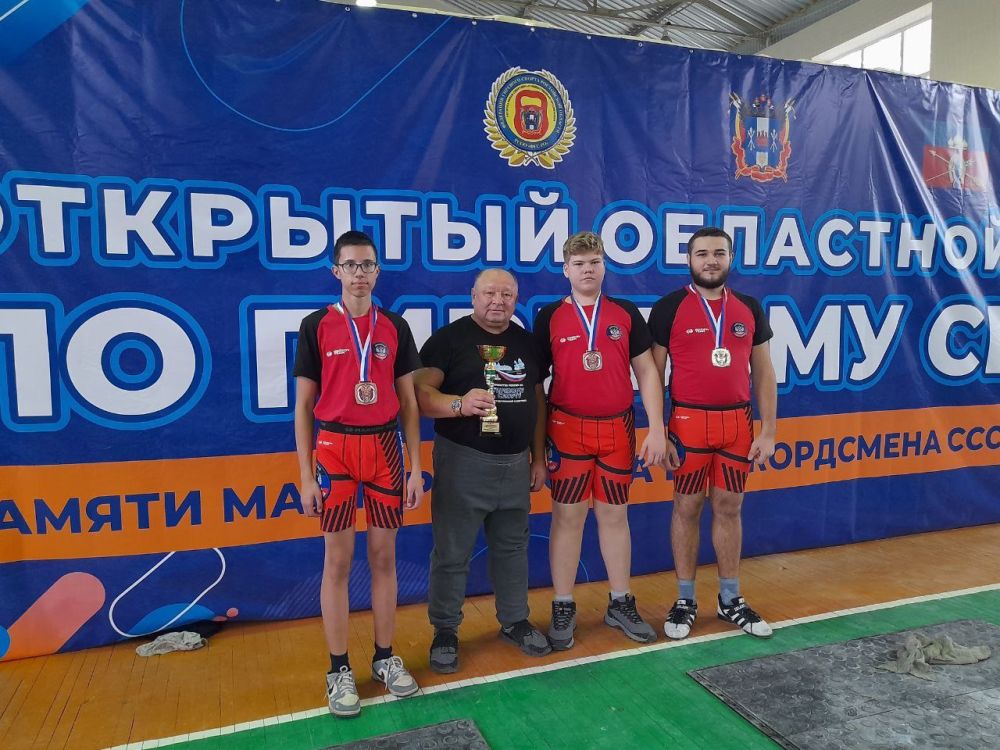 Команда Донецкой Народной Республики выступила на открытом турнире Ростовской области по гиревому спорту памяти мастера спорта и рекордсмена СССР В.П