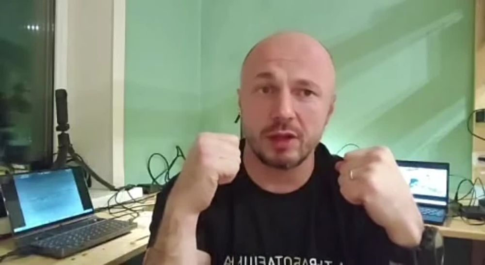 Почему держат Белого, почему Владимира Новикова не отпускают на фронт?