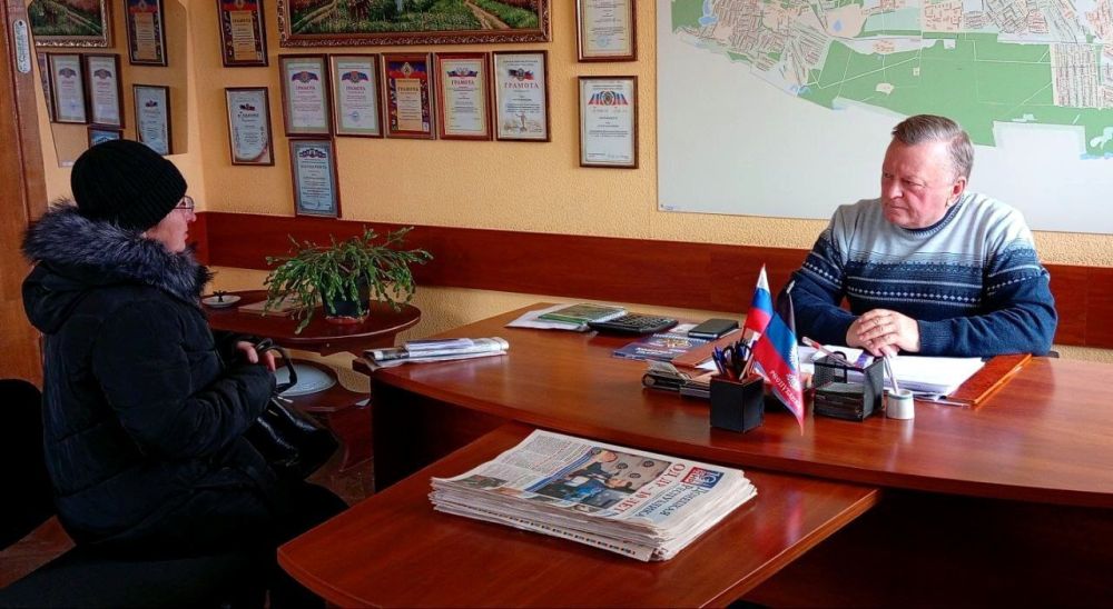 Наталья Бегуненко: Сегодня, 12 ноября, заместитель руководителя Управы Петровского внутригородского района Администрации городского округа Донецк Сергей Васильевич Чуб провёл еженедельный приём жителей района