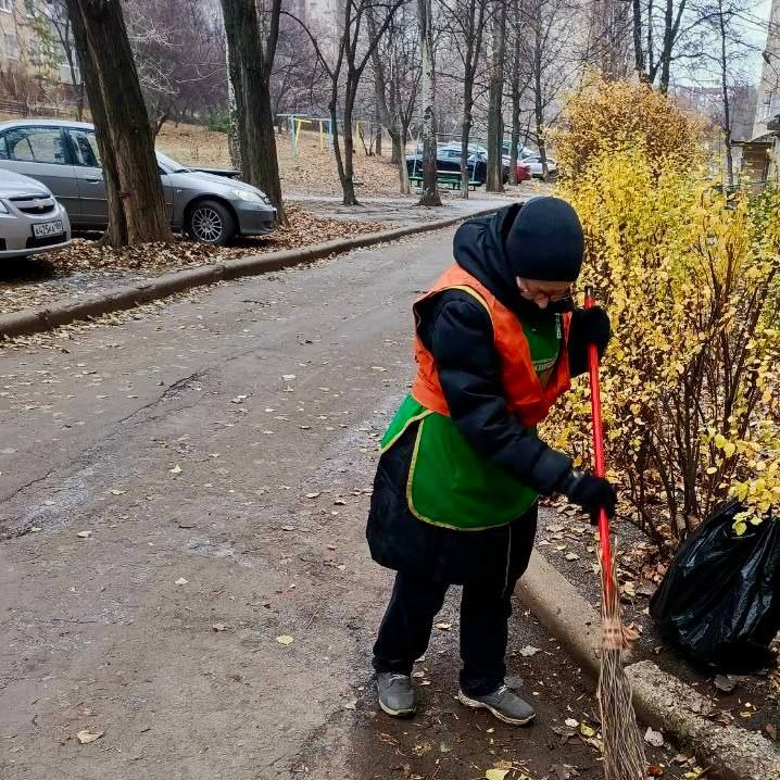 Михаил Меренков: Работы по уборке придомовых территорий Буденновского района 2 декабря
