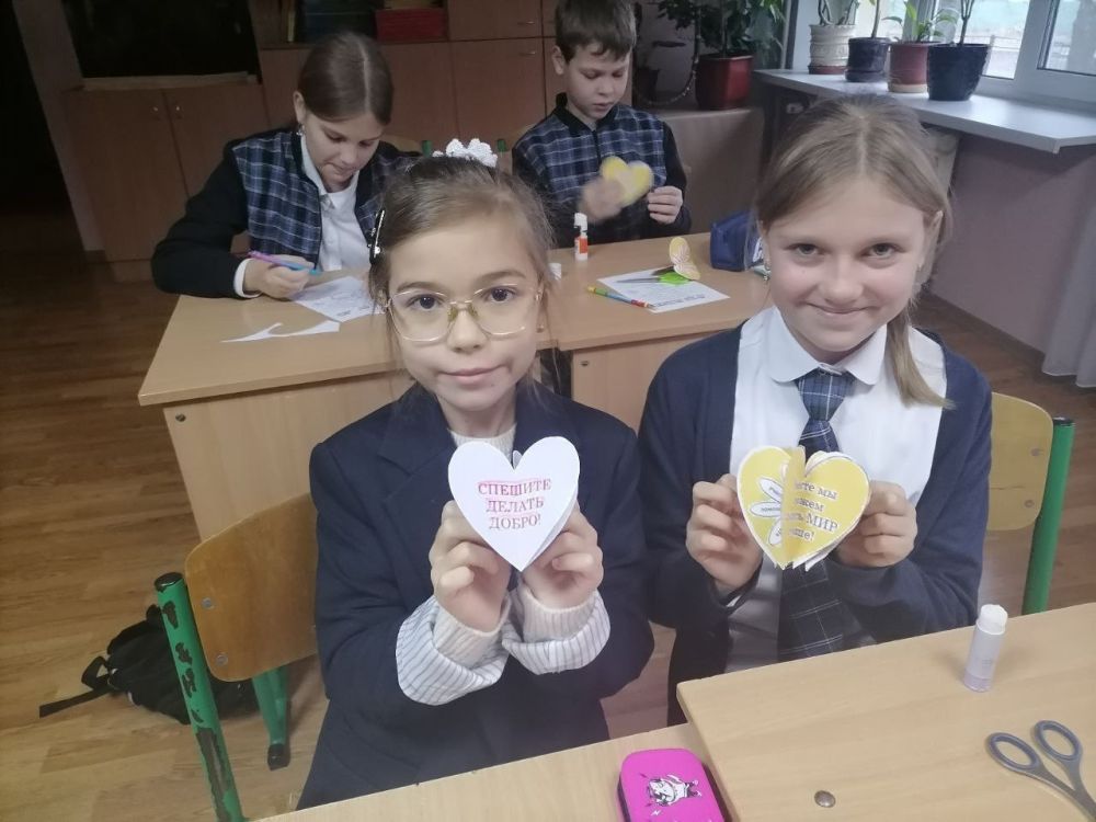 Василий Ткачук: РАЗГОВОРЫ О ВАЖНОМ. Сегодня 2 декабря, в рамках партийного проекта «Новая школа» Всероссийской политической партии «Единая Россия», при поддержке Управы Калининского внутригородского района Администрации...