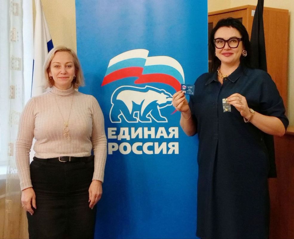 Наталья Бегуненко: В Петровском районе г. Донецка продолжается вручение партийных билетов партии «ЕДИНАЯ РОССИЯ»